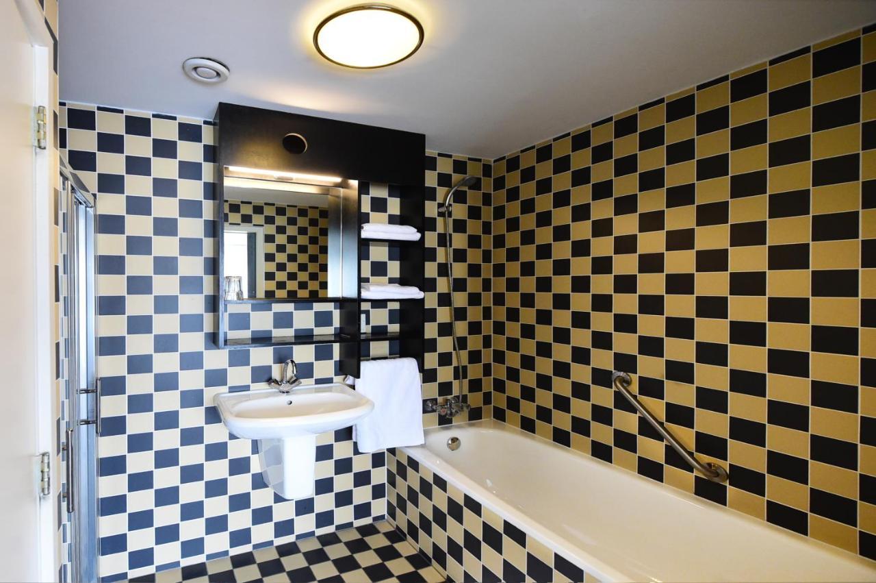 Familienzimmer mit Badewanne