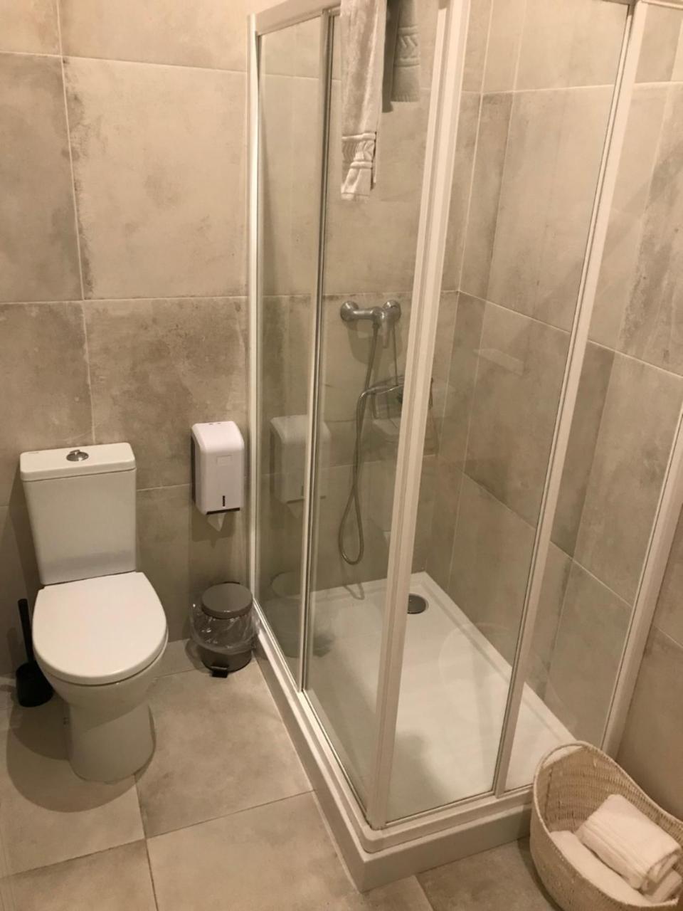Petite Chambre Double avec Salle de Bains Privative