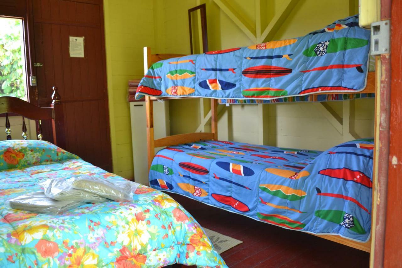 Quarto Triplo Básico com Banheiro Compartilhado