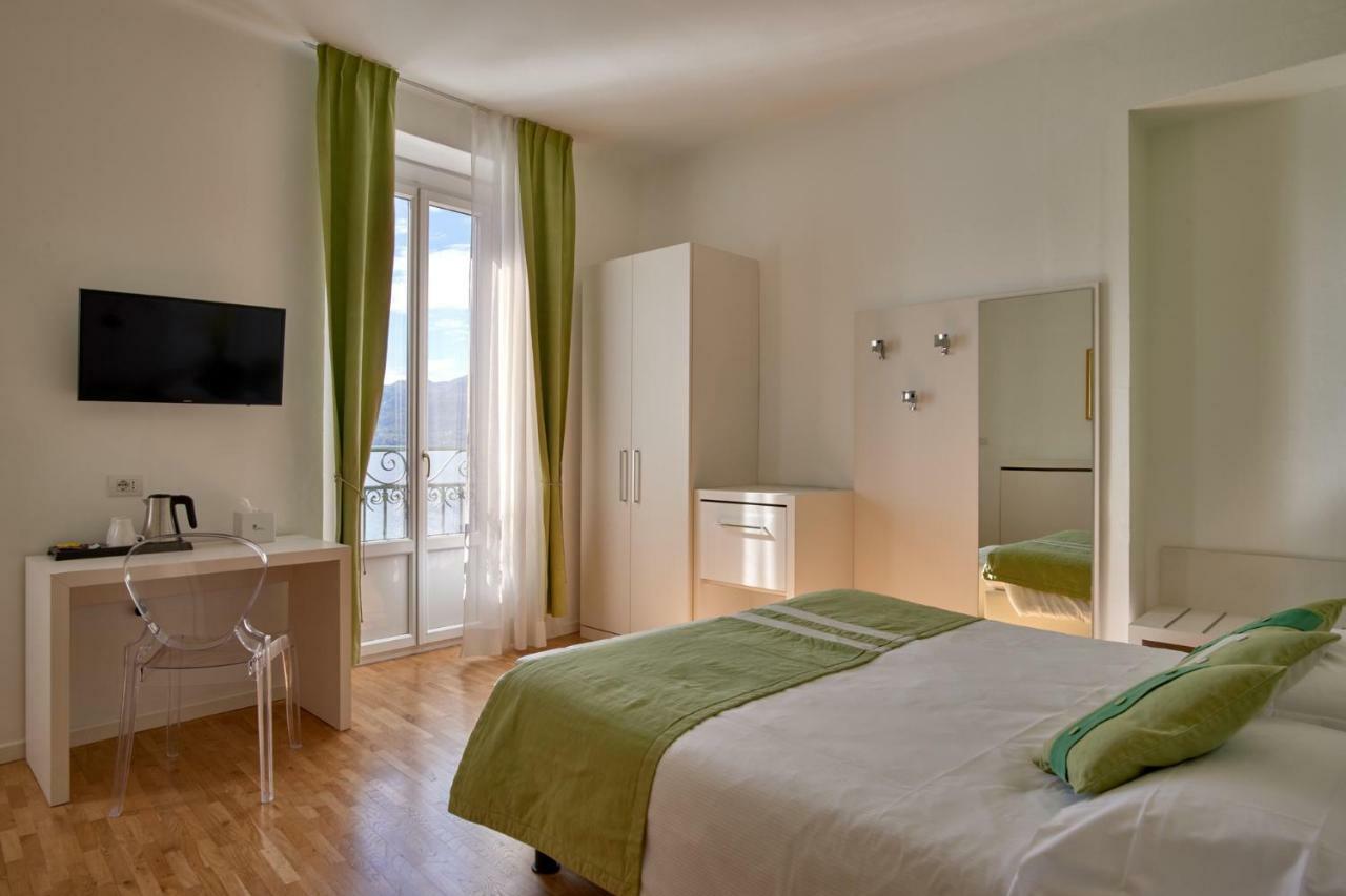 Tweepersoonskamer met 1 of 2 Bedden en Uitzicht op het Meer geen Balkon