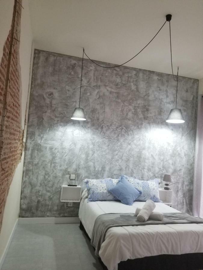Standard Double or Twin Room with Balcony and Shared Exterior Bathroom
