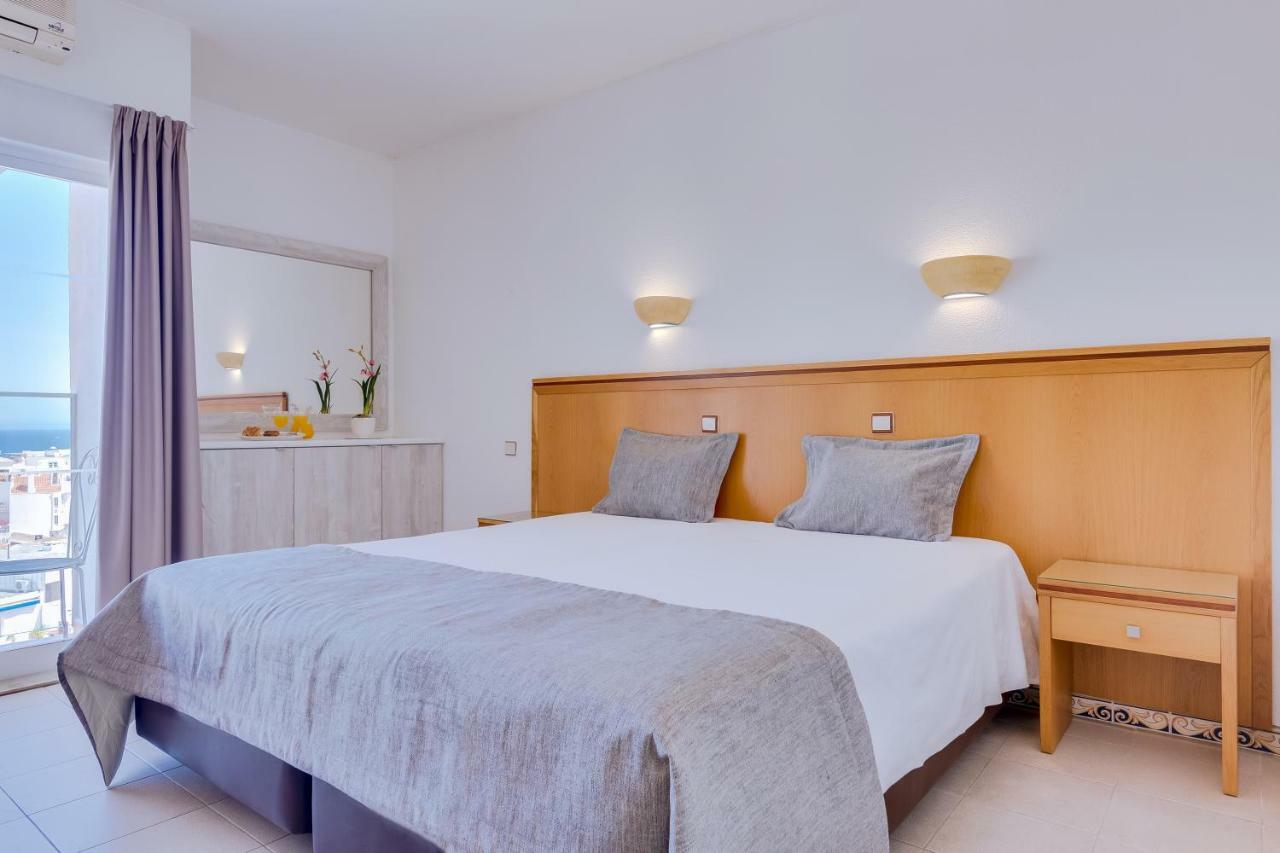 Tweepersoonskamer met 2 Aparte Bedden