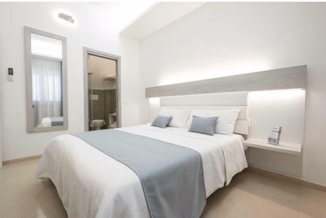 Standard Double Room,807020910:JPEG