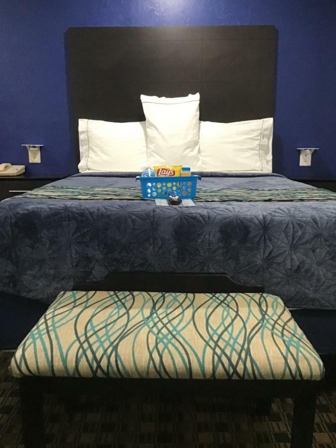 Deluxe Queen Suite