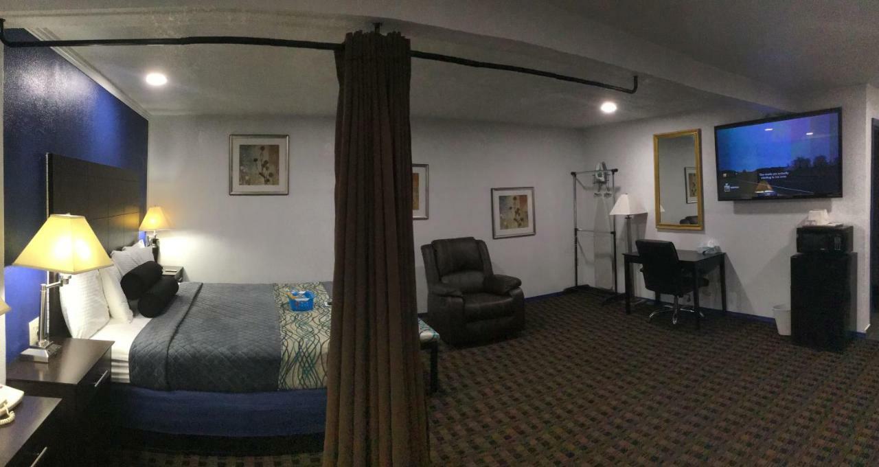 King Suite Spa Bath