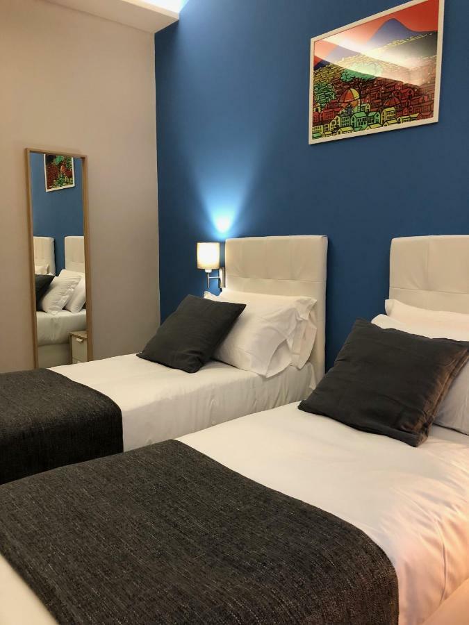 Chambre Double ou Lits Jumeaux - Vue Partielle sur Mer