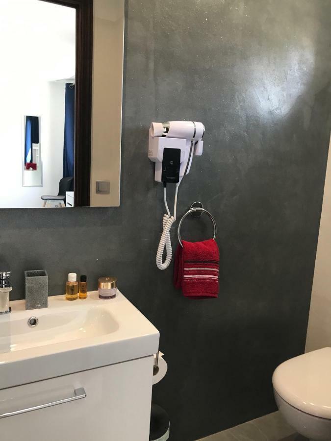 Double or Twin Room Sea View