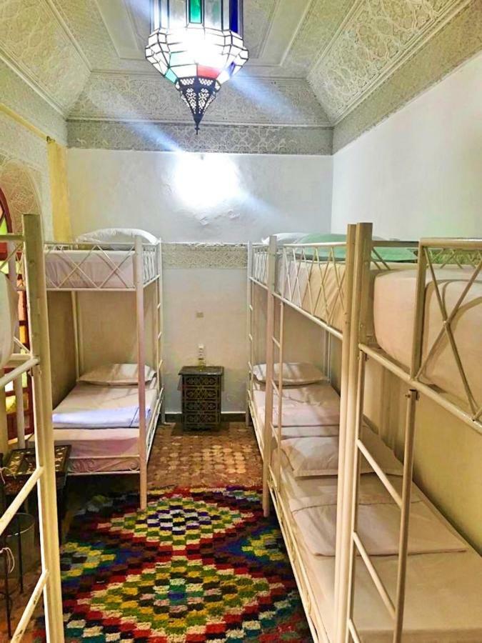 Bed in een Gemengde Slaapzaal met 10 Bedden