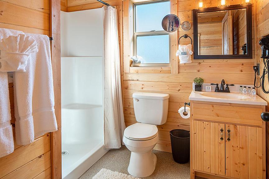 Two-Bedroom Suite,949174582:JPEG