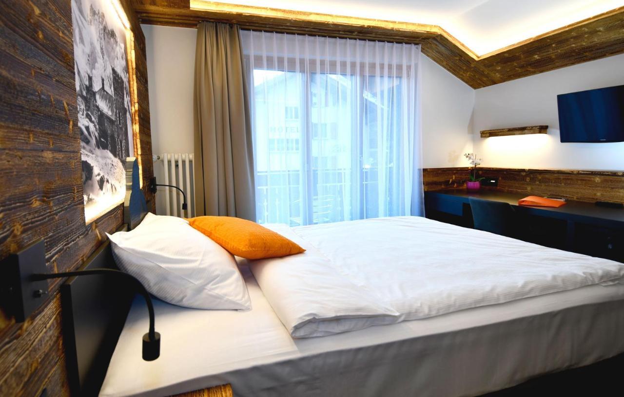 Superior Queen Room Matterhorn View