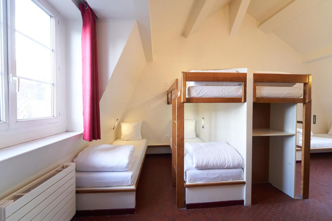 Posto Letto in Dormitorio Femminile