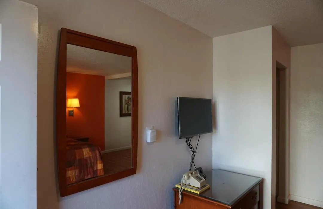 Valley Motel-1