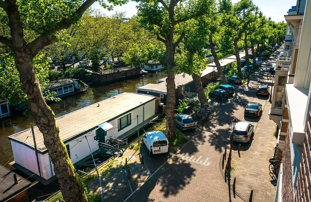 Amsterdam-Houseboat-Amstel-1