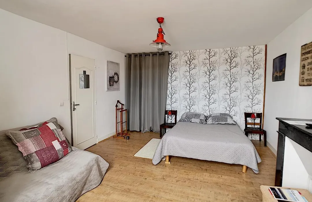 Maison de ville au pied de la Montagne Noire-1