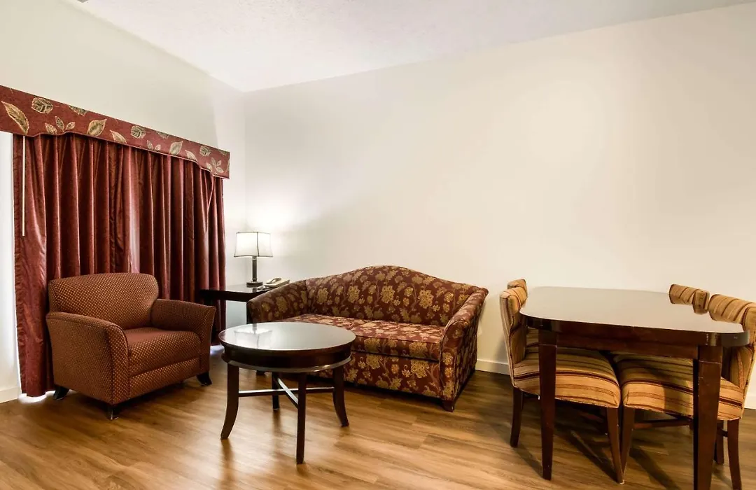 Econo Lodge Inn & Suites Lake Harmony - Pocono Mountains Area-1