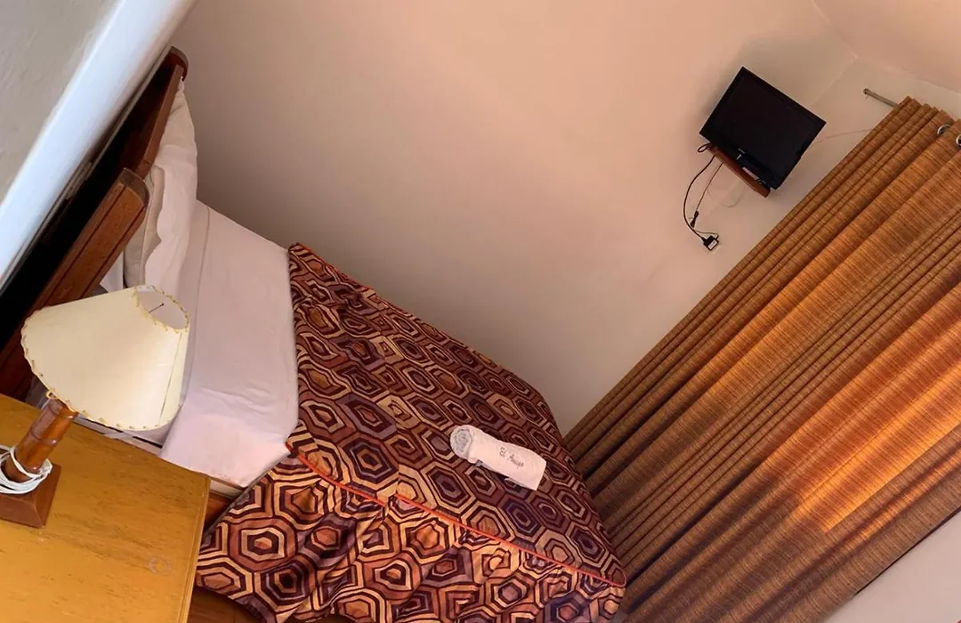 Hostal El Amigo-1