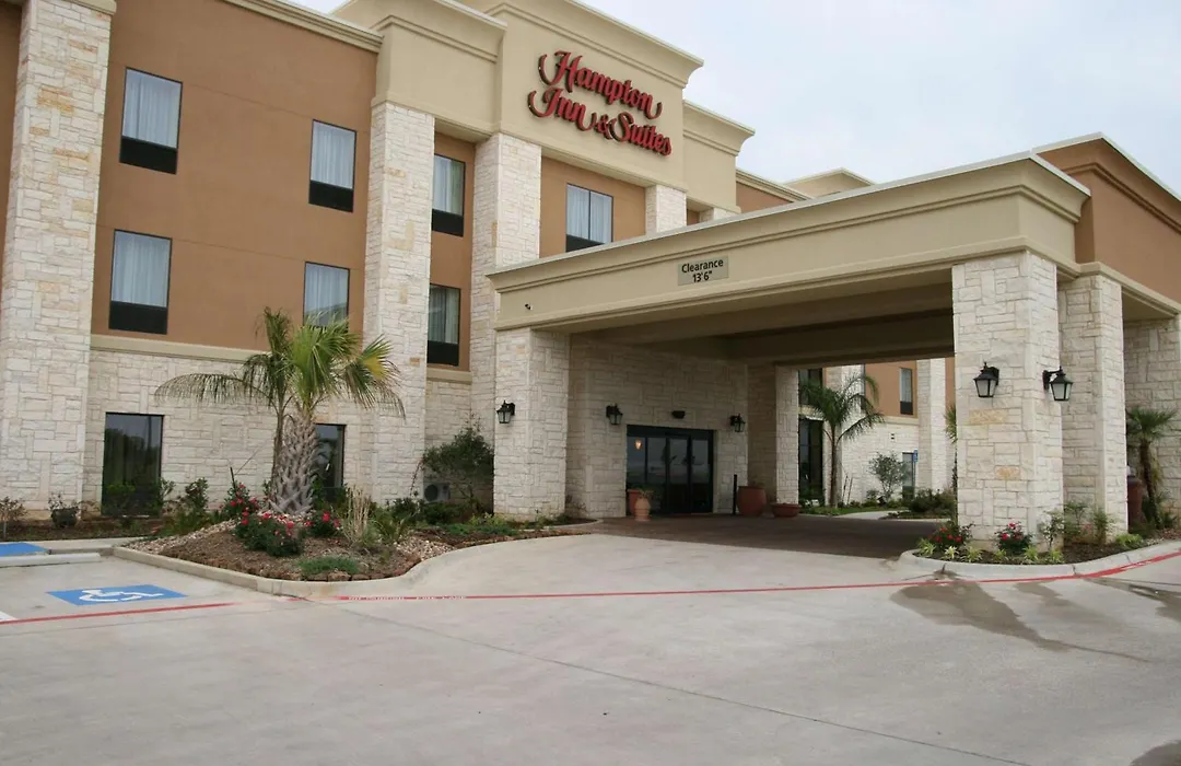Hampton Inn & Suites Buffalo-1