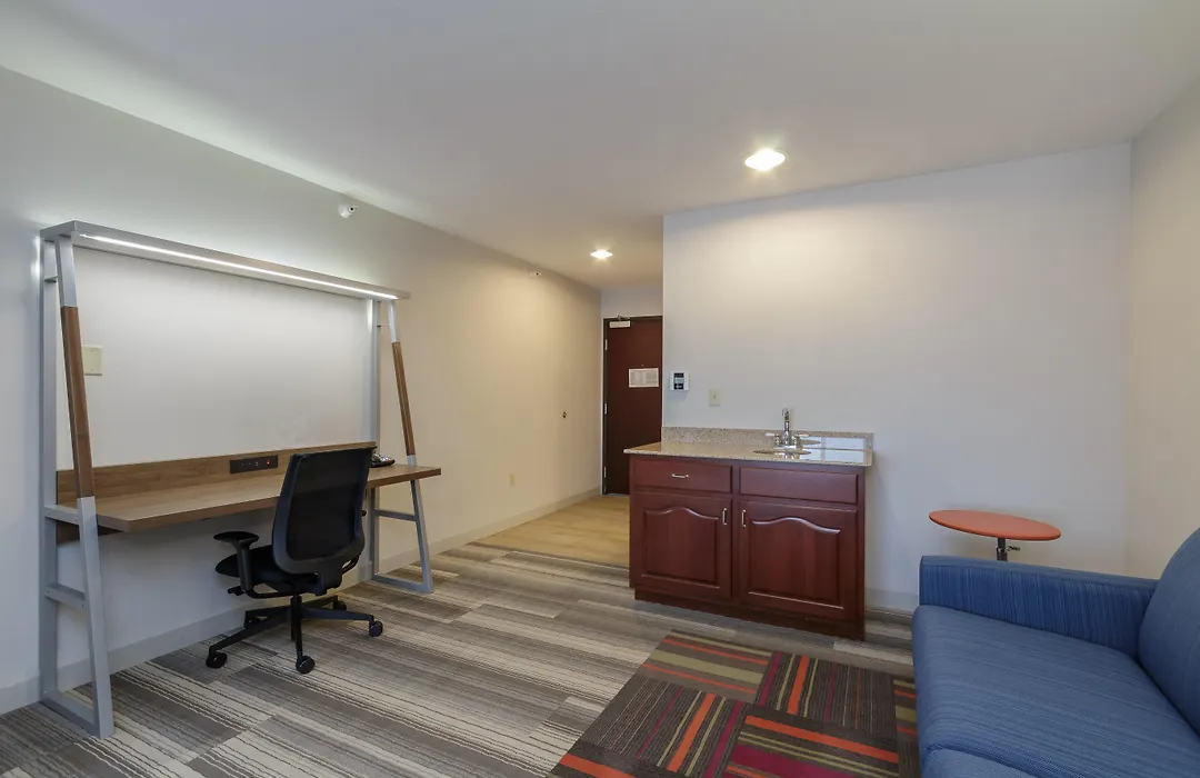 Holiday Inn Express & Suites - South Bend - Notre Dame Univ.-1