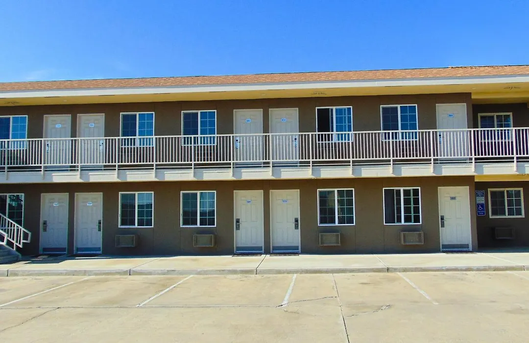 Corcoran Country Inn-1