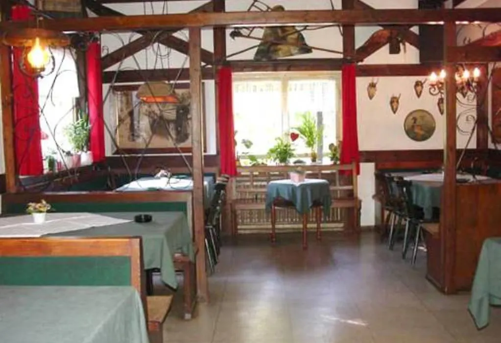 Gasthaus-Pension Zum Brandweiher-1