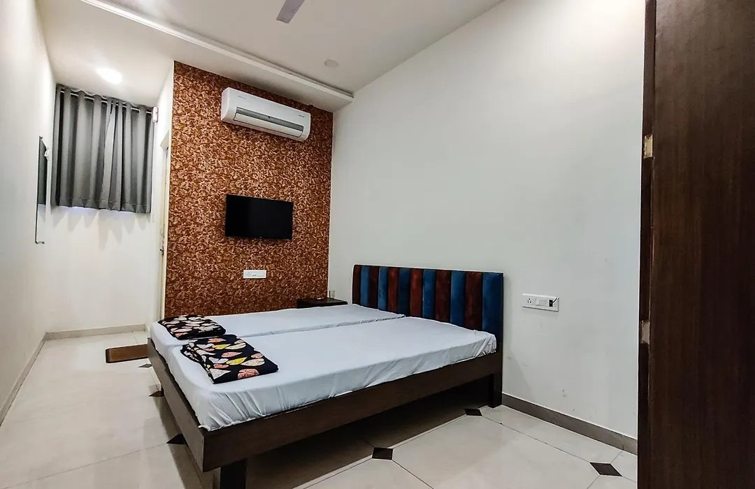 Basera Ac Dormitory & Rooms-1