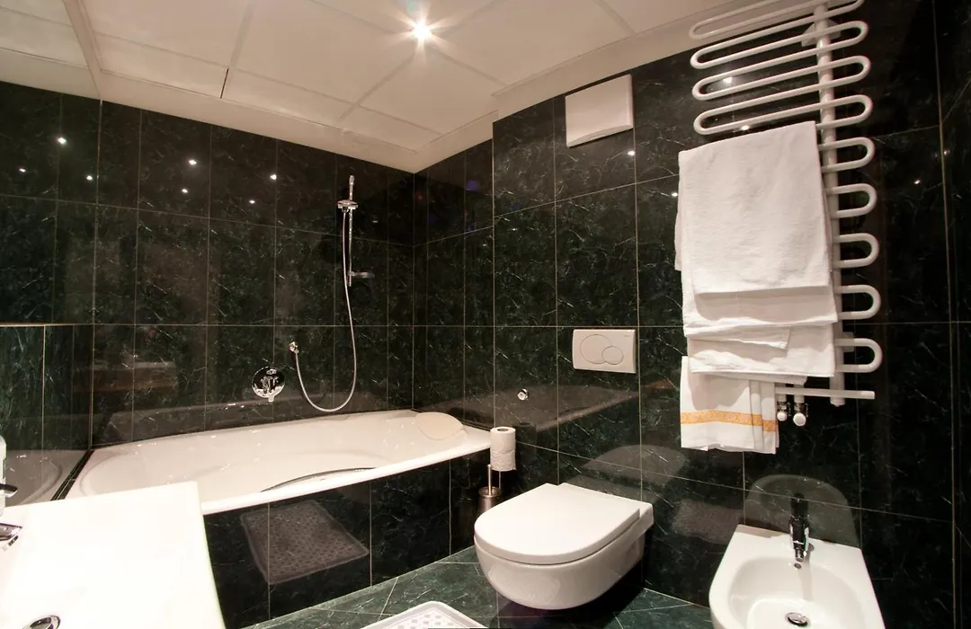 Hotel Cles-1