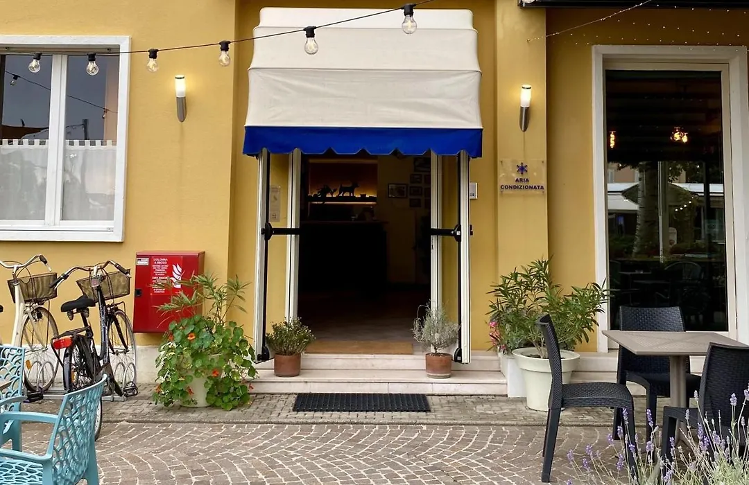 Hotel Amelia-1