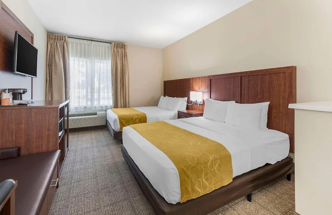 Comfort Suites Tulare Sequoia Gateway-1