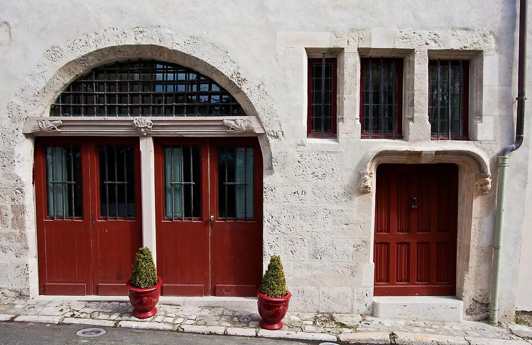 Les Trois Maillets, Monument Historique-1