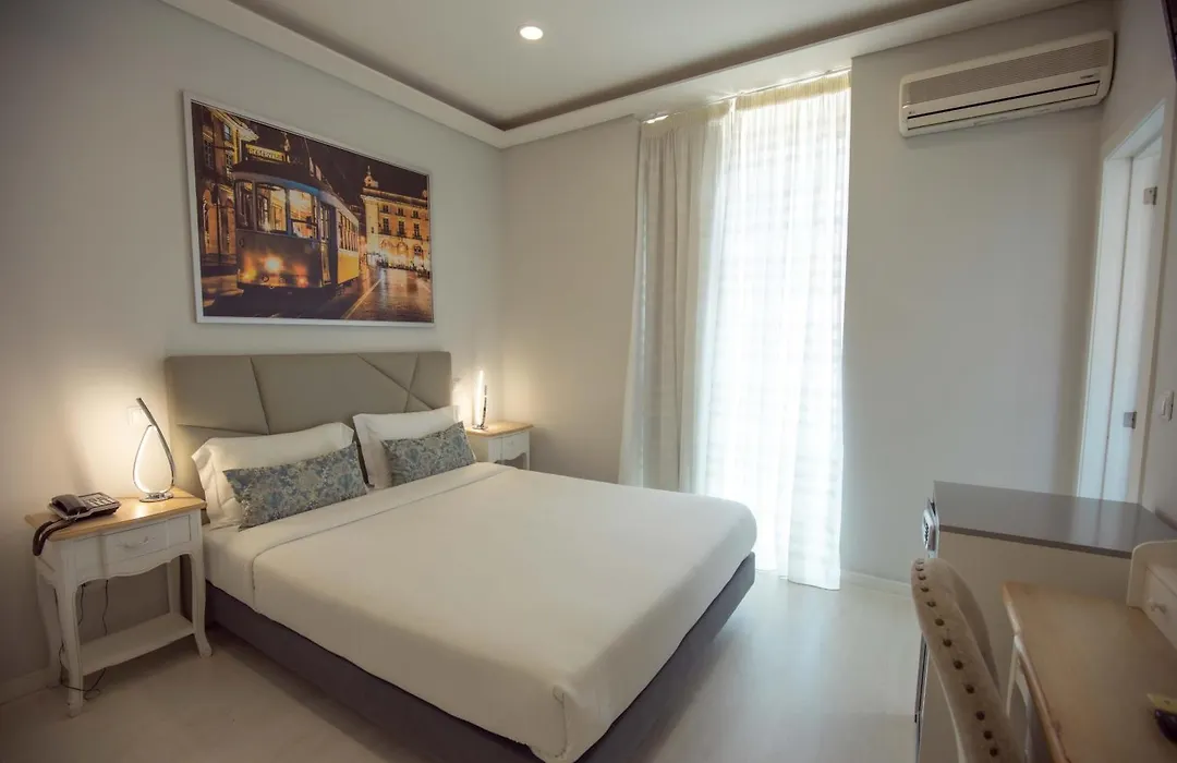 Grande Pensao Residencial Alcobia-1