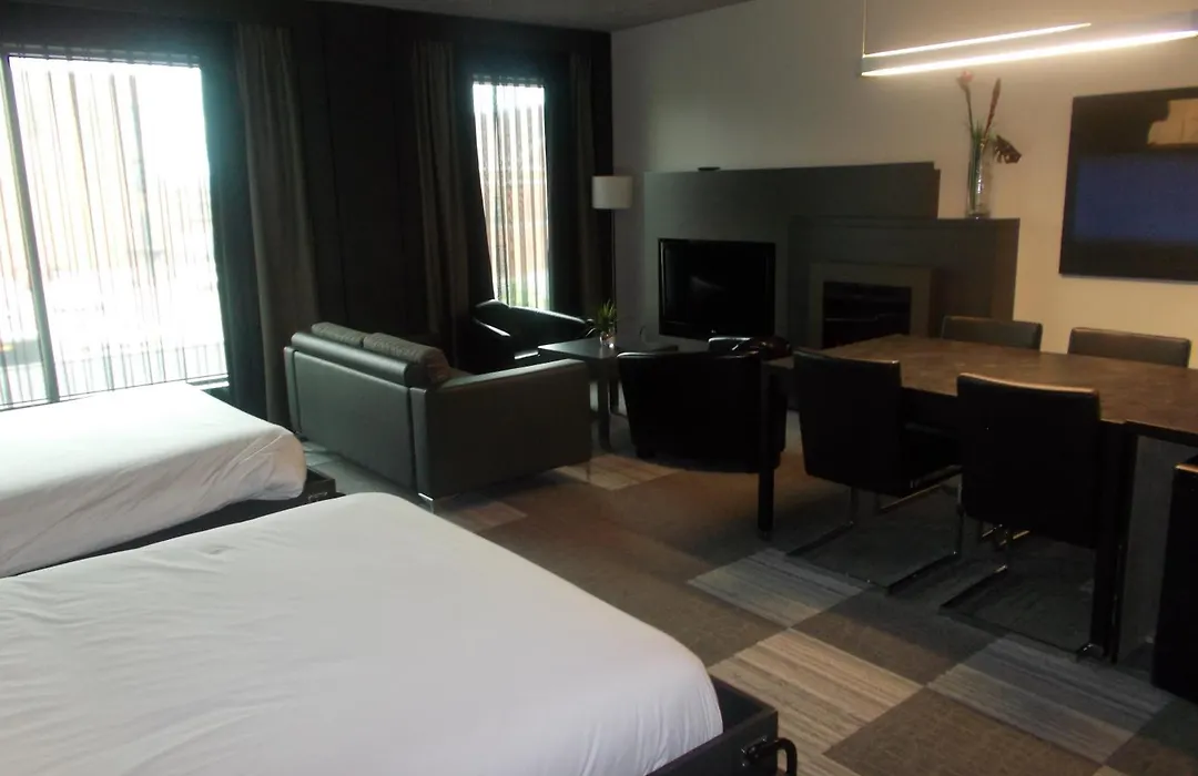 Grand Hotel Times Sherbrooke-1