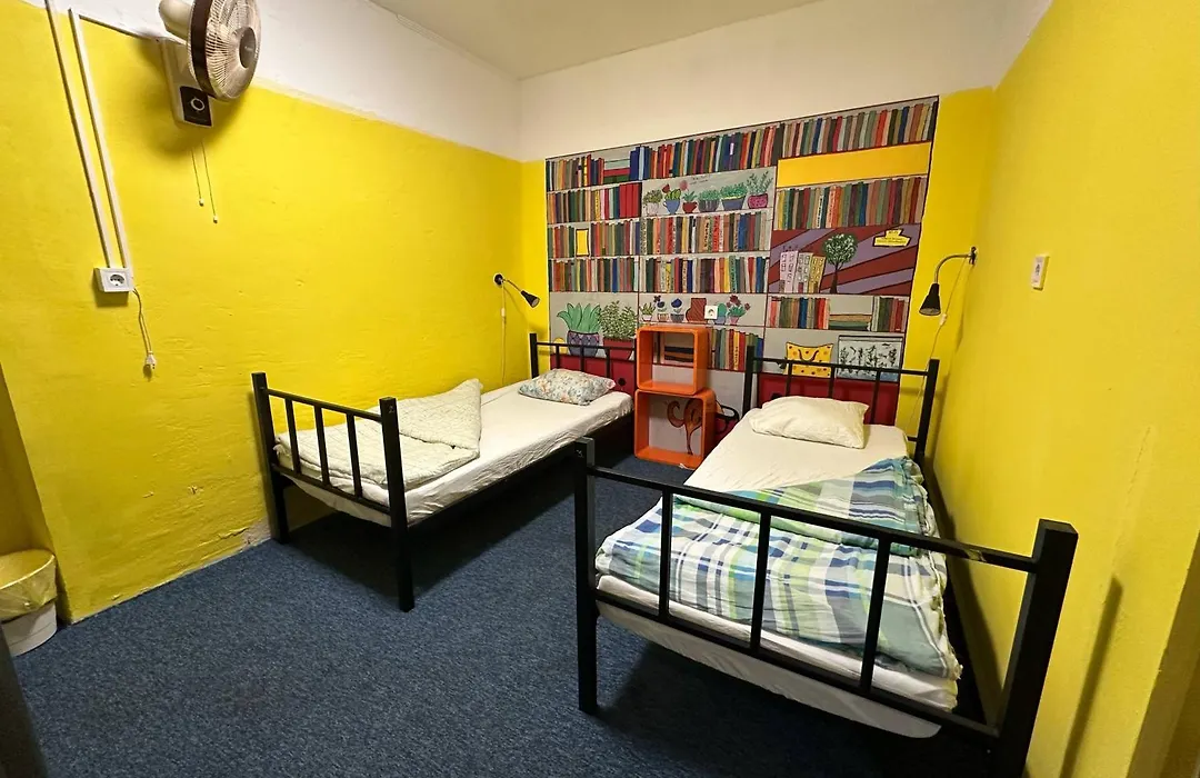 Baroque Hostel & Coworking-1