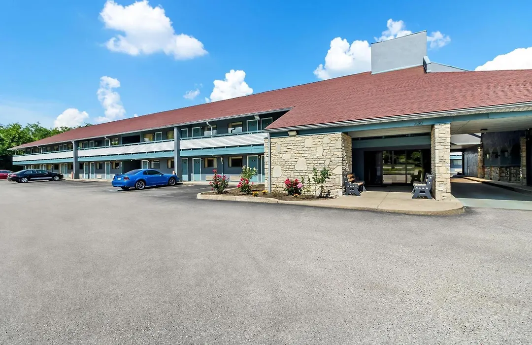 Super 8 By Wyndham Cincinnati-Springdale Oh-1