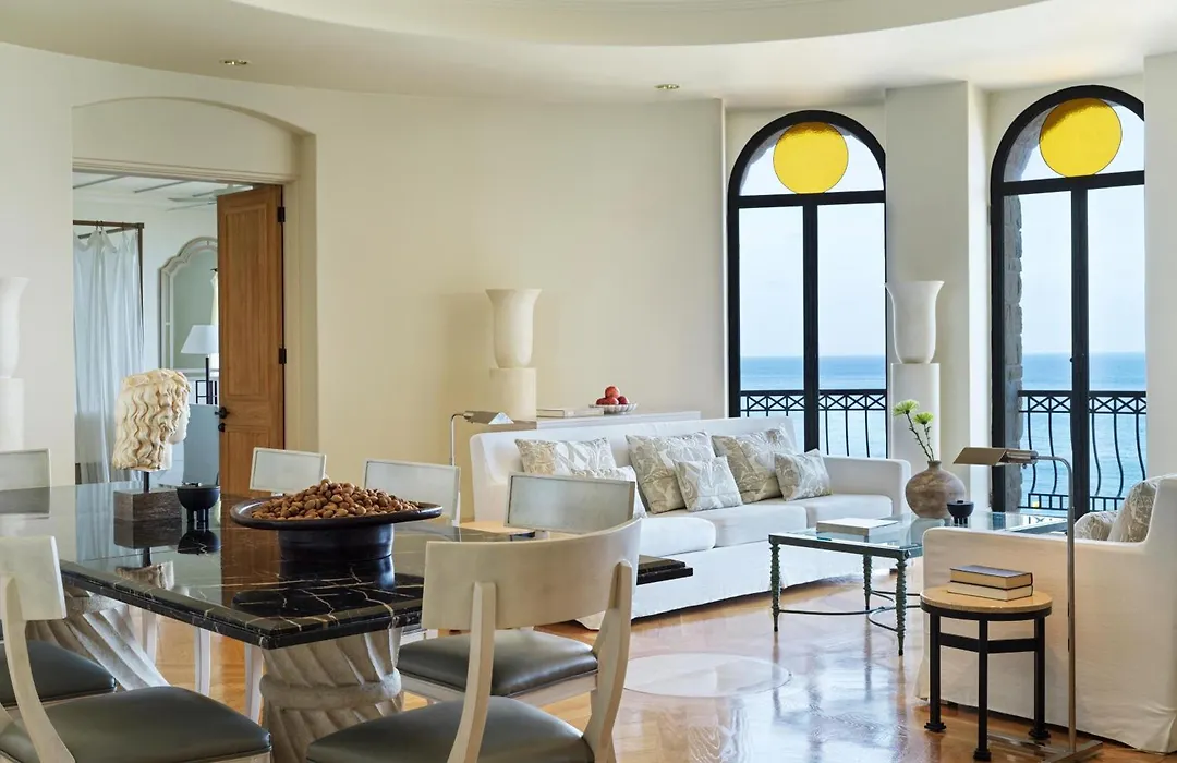 Anassa-1