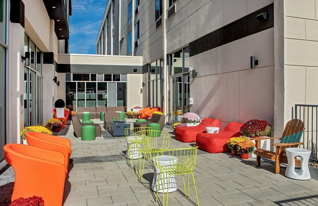 Aloft By Marriott Framingham-1