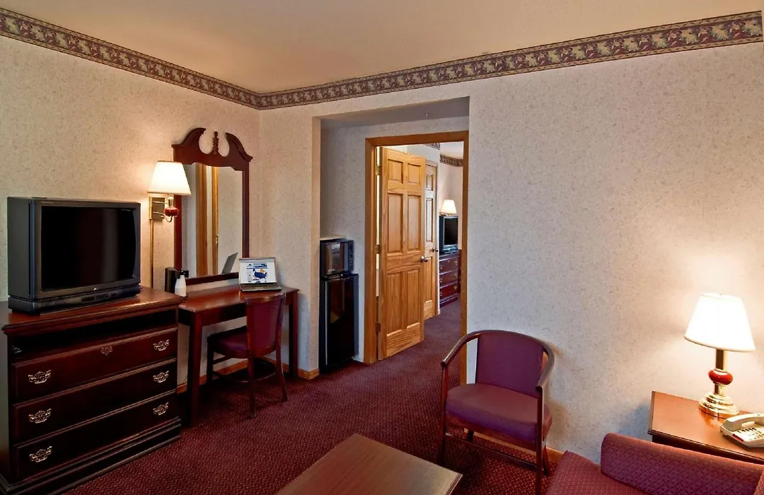 Americas Best Value Inn Waukegan-1