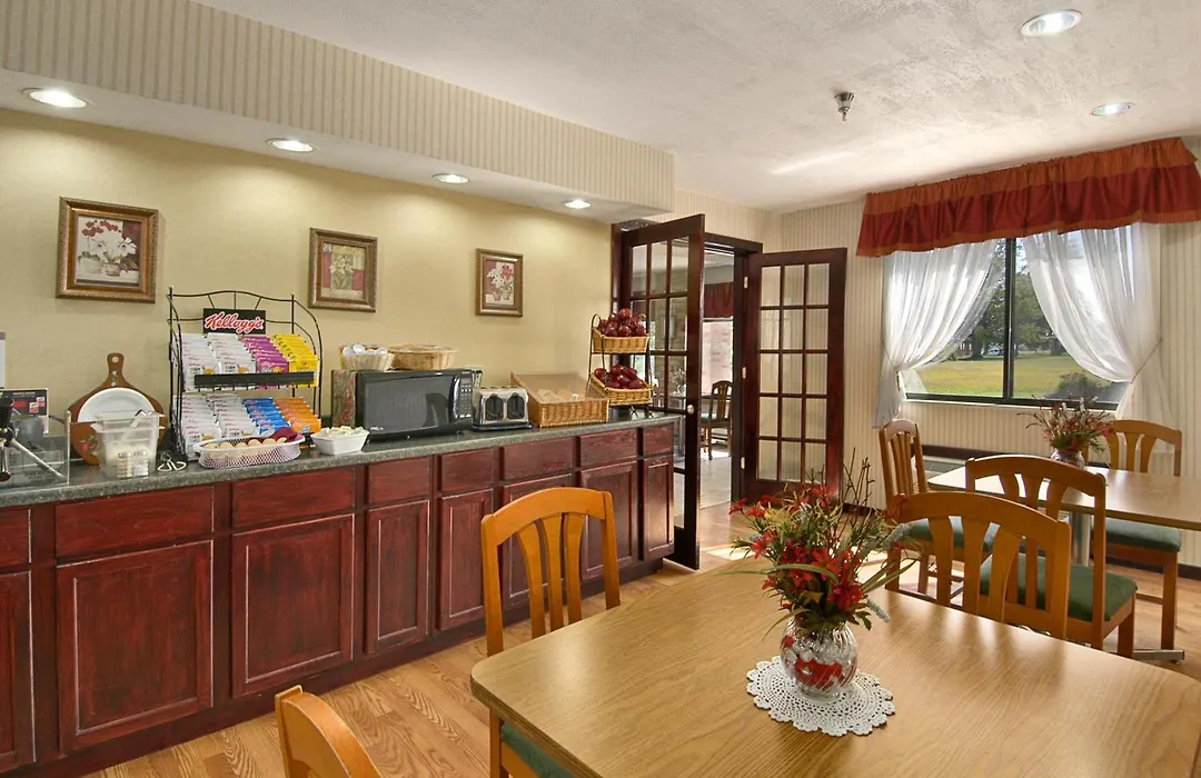 Baymont By Wyndham Muskegon-1