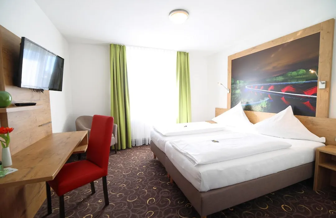 Landhotel ALTE LINDE-1