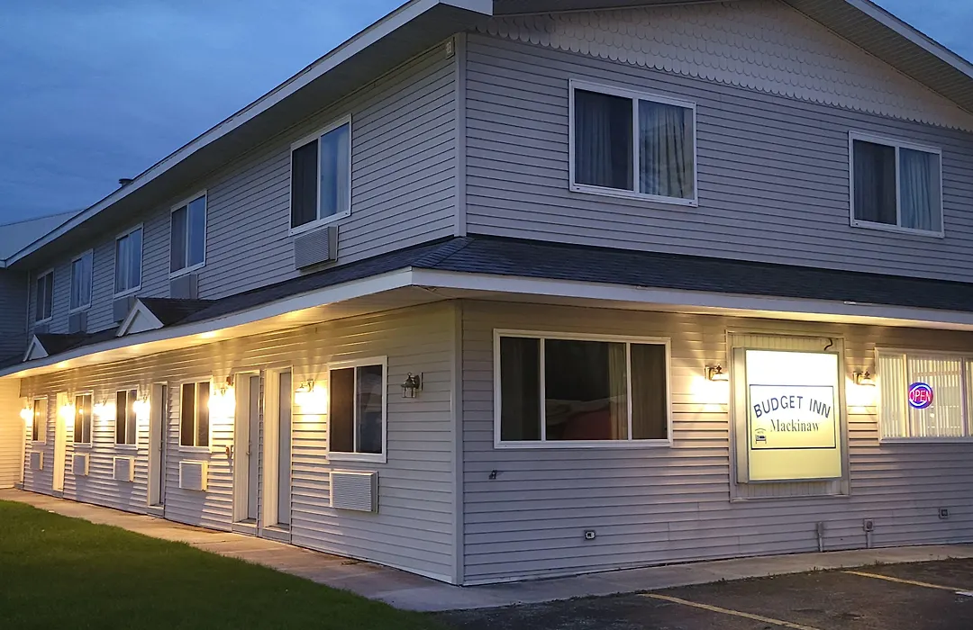 Mackinaw Budget Inn-1
