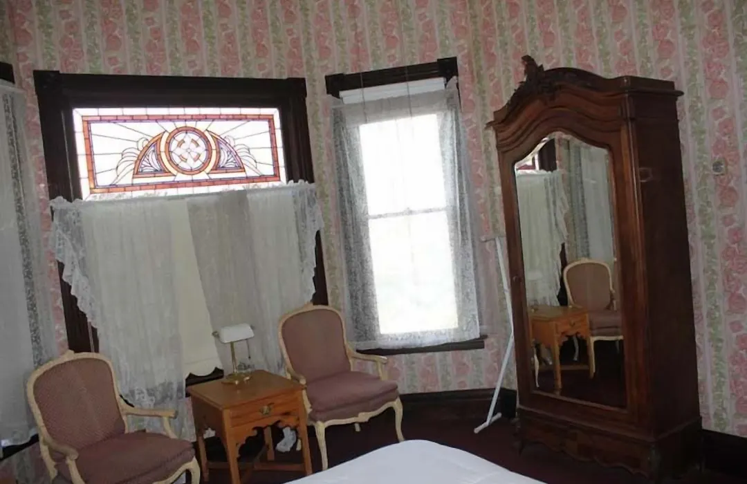 Irwin Street Inn-1
