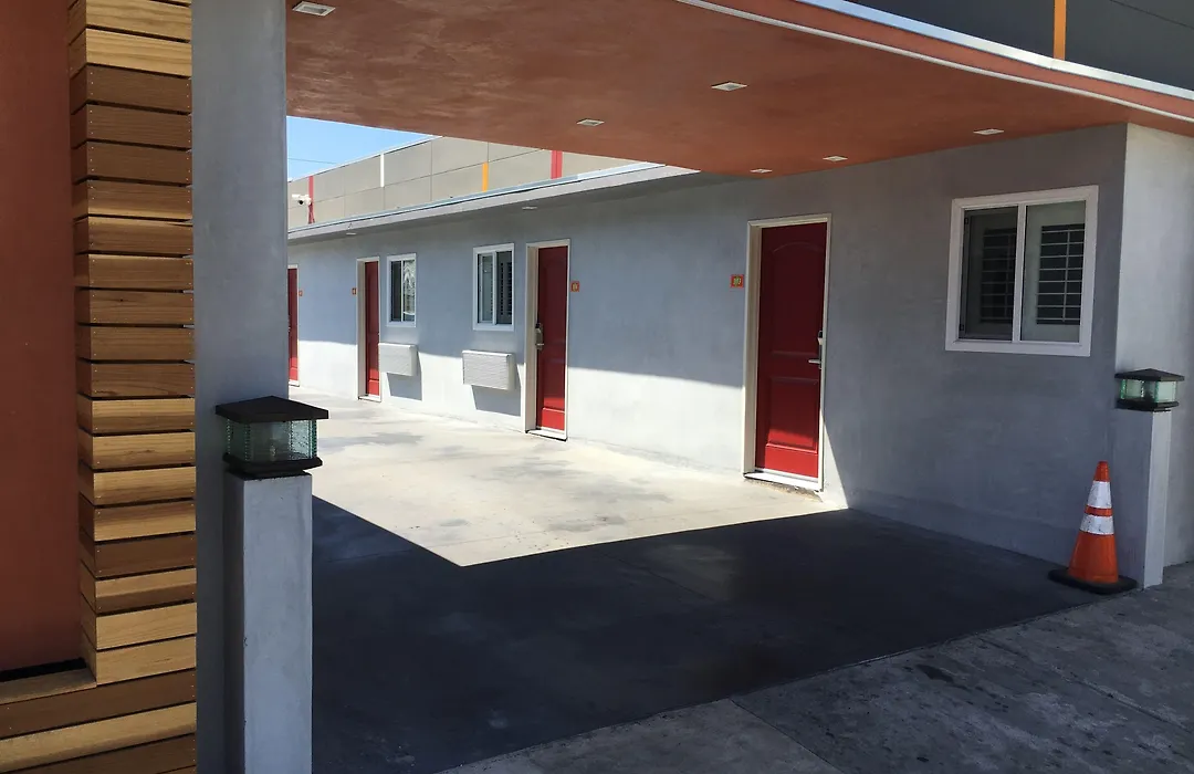 Clover Motel-1