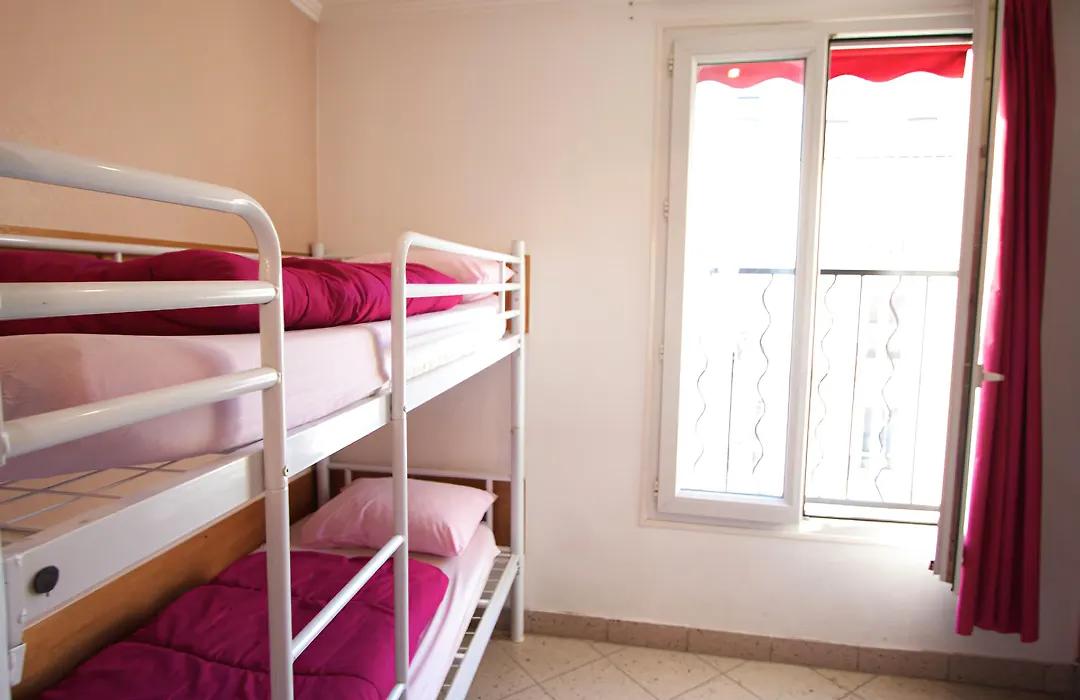 Bastille Hostel-1