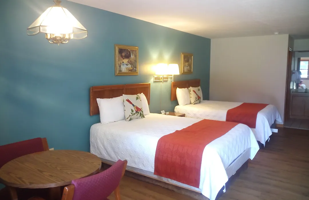 Meadowlark Motel With Restaurant & Bar-1