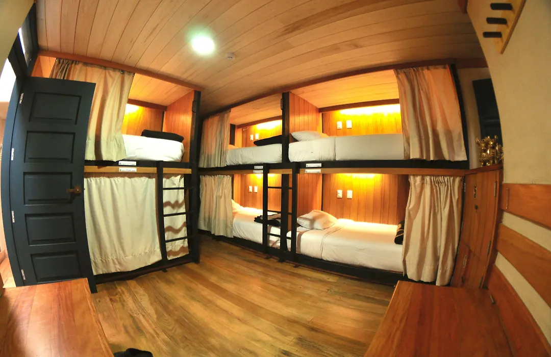 Nao Victoria Hostel-1