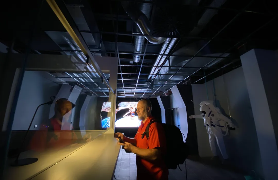 Space Night Capsule Hostel-1