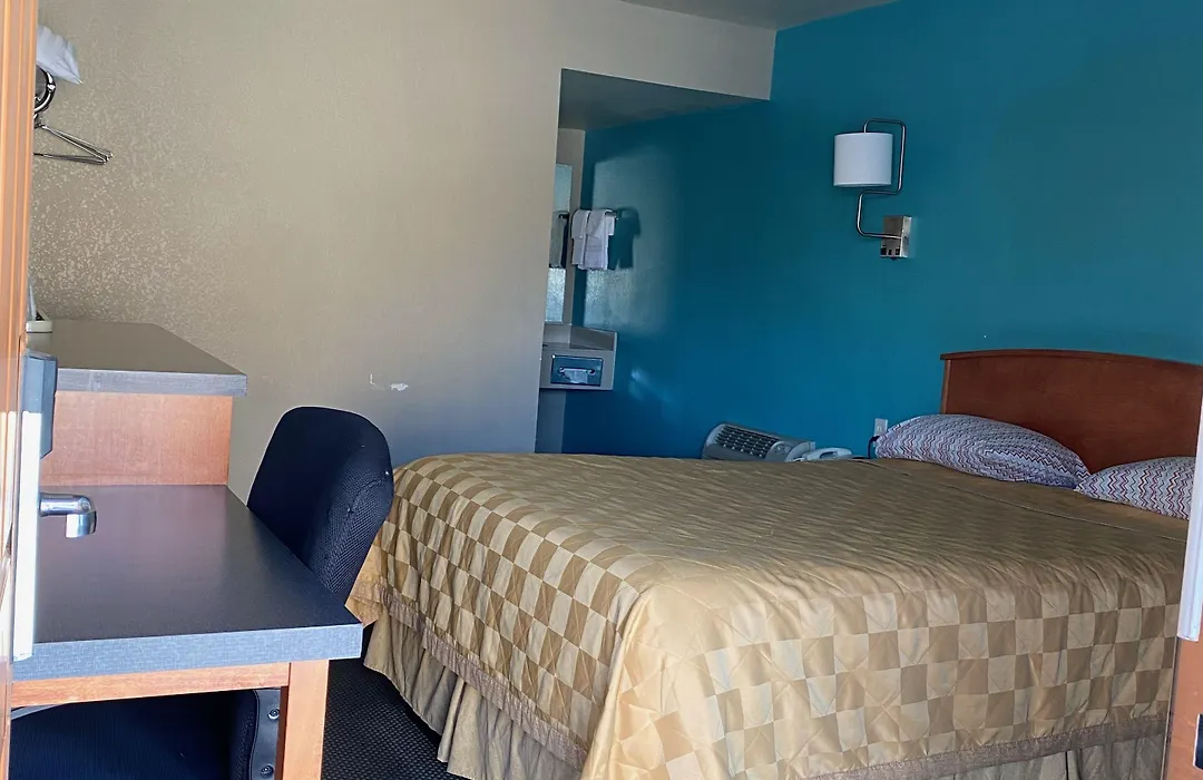 Lone Pine Budget Inn-1