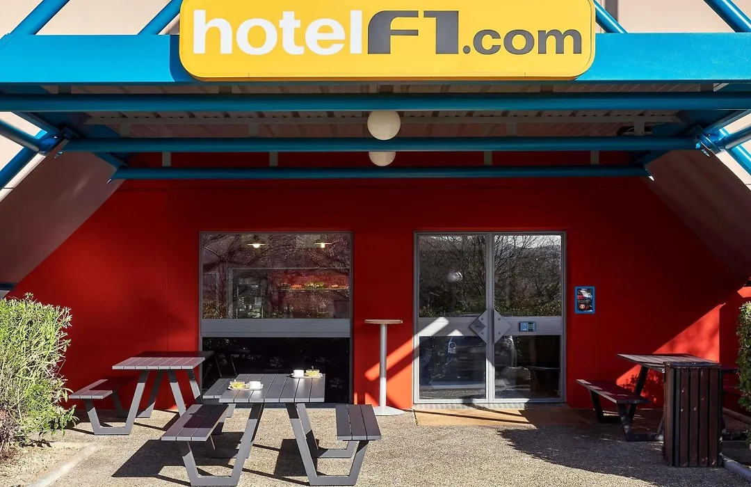 hotelF1 Evreux Sud-1