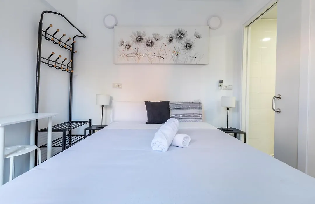 Ayz Ulises - Auto Check-In Property-1