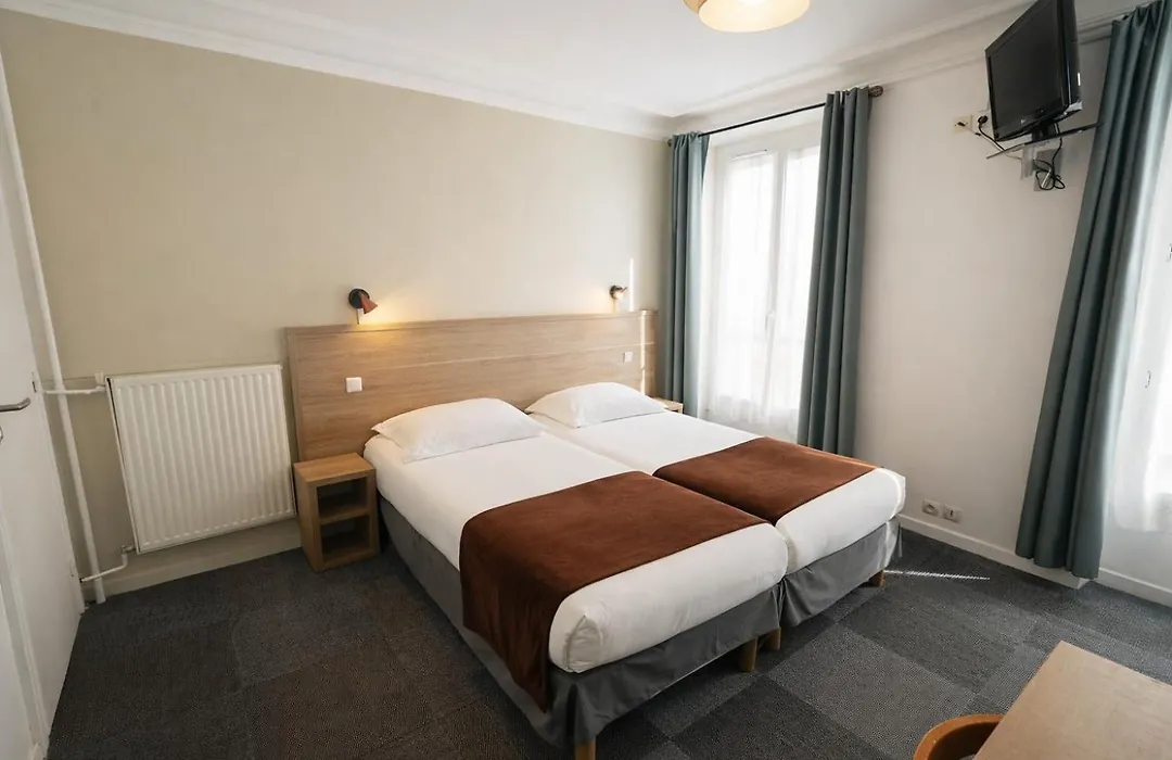 Hotel Cosmos-1