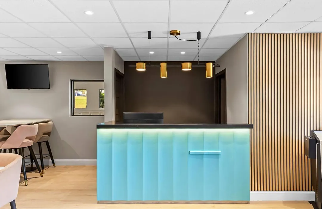 Days Inn & Suites By Wyndham Peachtree Corners Norcross-1